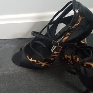 Cheetah print sexy strappy peep toe! Size 8.5